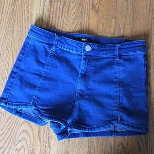 Scalloped High waisted shorts